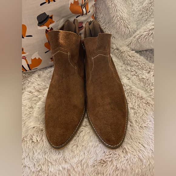 Crevo Cognac Suede Justine Booties EUC - Picture 2 of 10